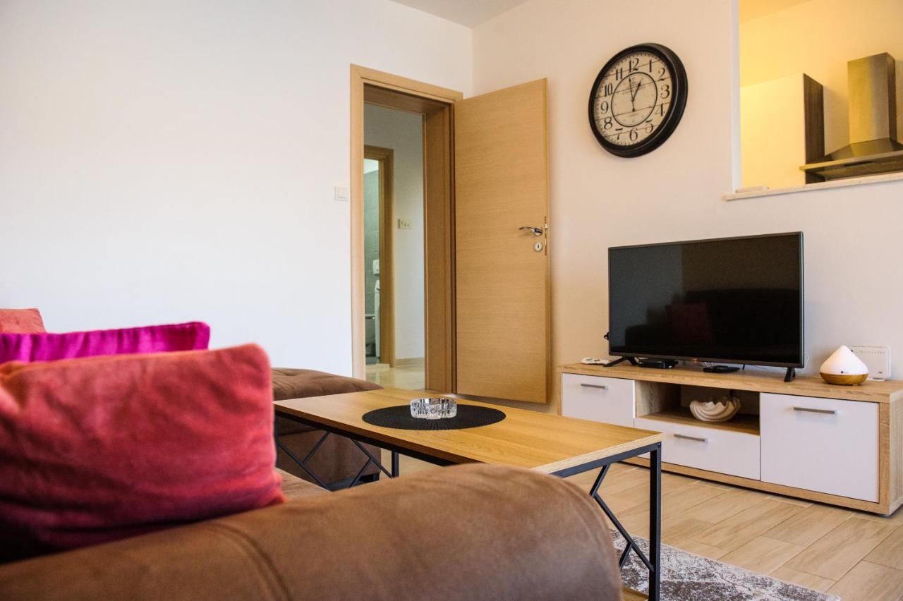 Mastrinka Apartment โตรกีร์ ภายนอก รูปภาพ